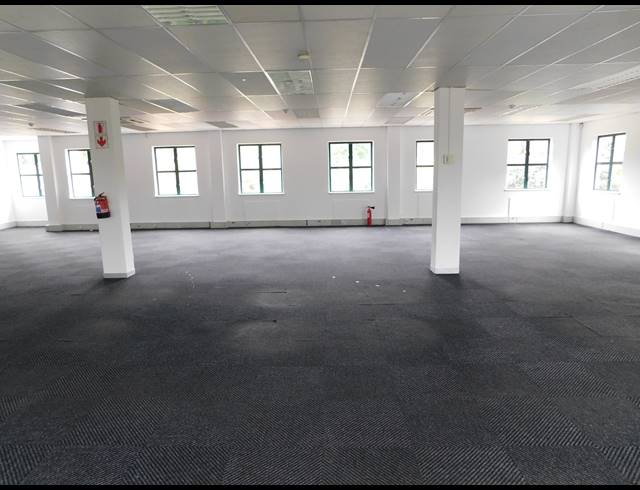 1,049M² OFFICE TO LET IN HYDE PARK